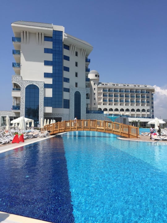 Pool Water Side Resort & Spa