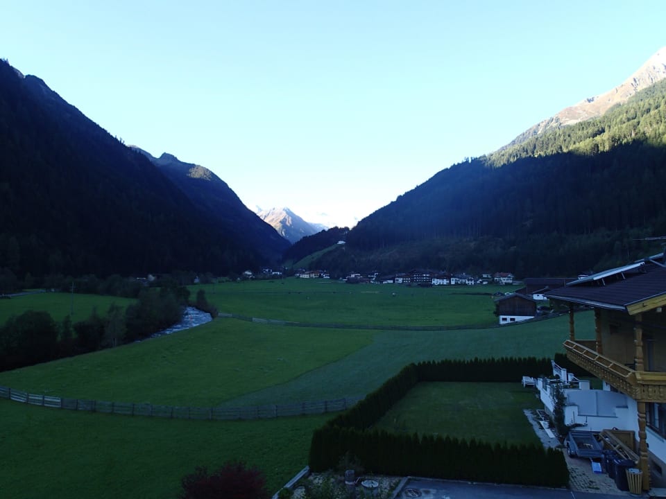 Zimmerausblick Richtung Stuabier Gletscher Landhaus Hofer