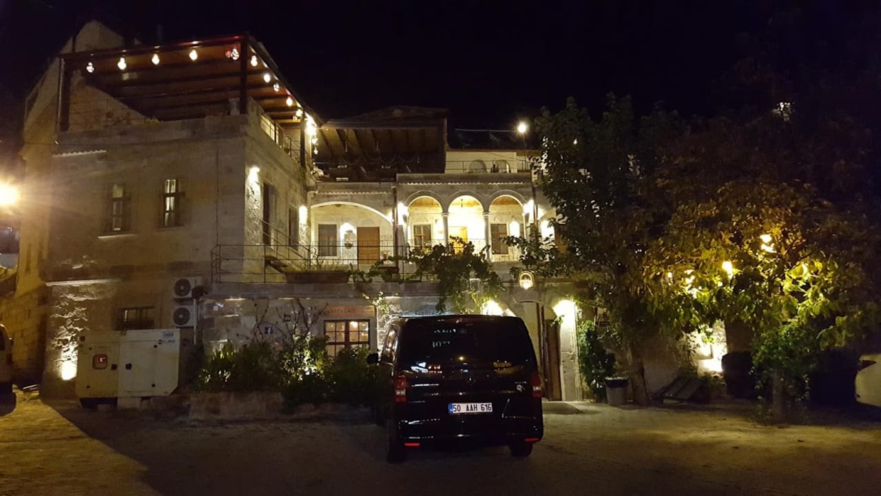 Außenansicht Aren Cave Hotel