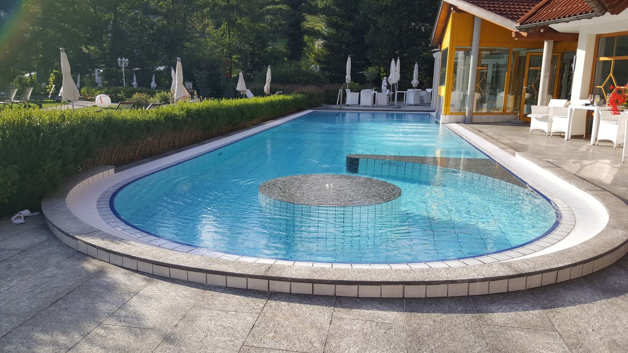 Beheizter Außenpool, angenehme Größe Hotel Ludinmühle