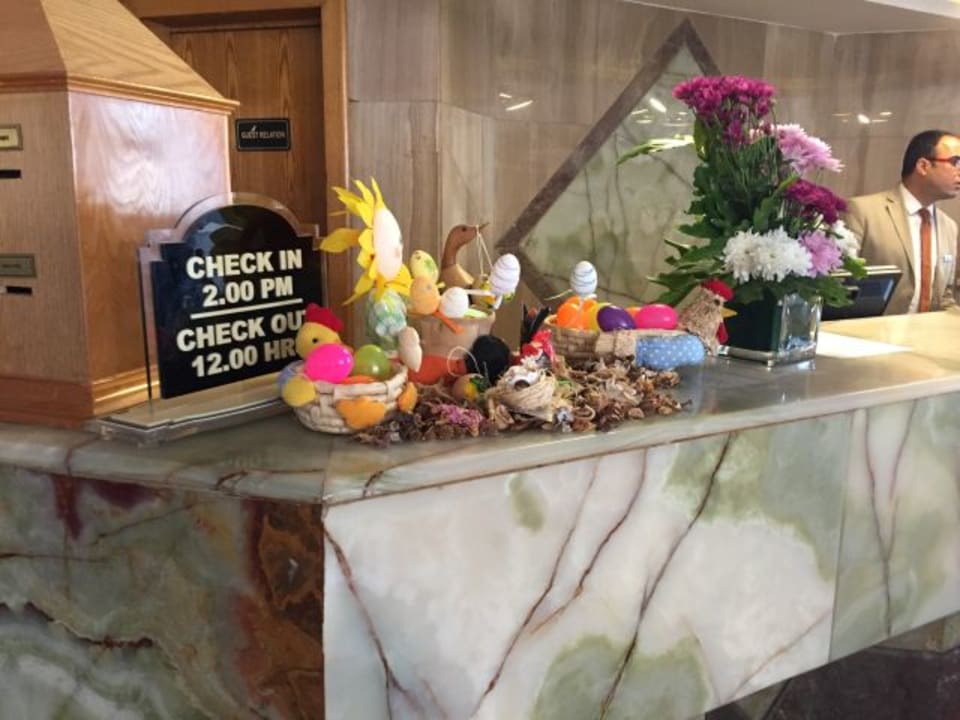 Es ist Ostern in der Lobby Beach Albatros Resort