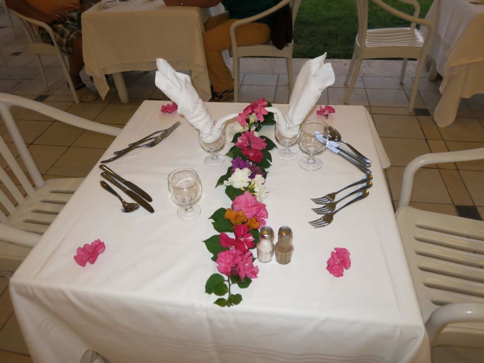 Nur gegen Trinkgeld, sonst ohne Schmuck Iberostar Waves Averroes