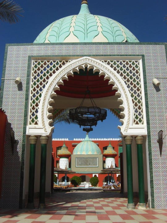 Blick in einen Innenhof Pickalbatros Alf Leila Wa Leila Resort - Neverland Hurghada