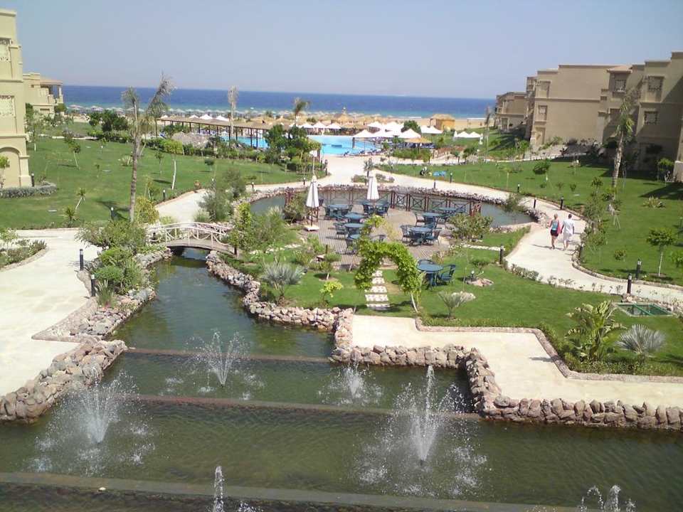 Widok z tarasu przy lobby Hotel Swiss Inn Dream Resort Taba