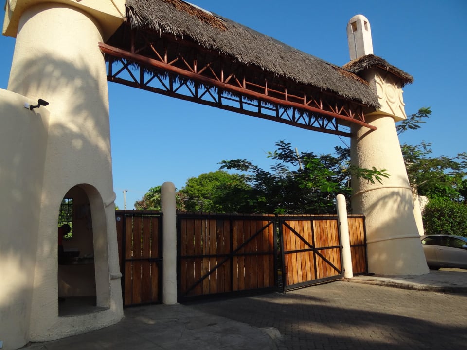 Eingang zum Hotel Hotel Southern Palms Beach Resort