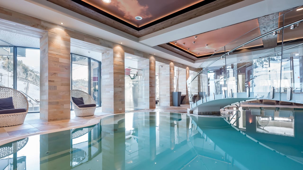 Pool Hotel Gotthard Zeit