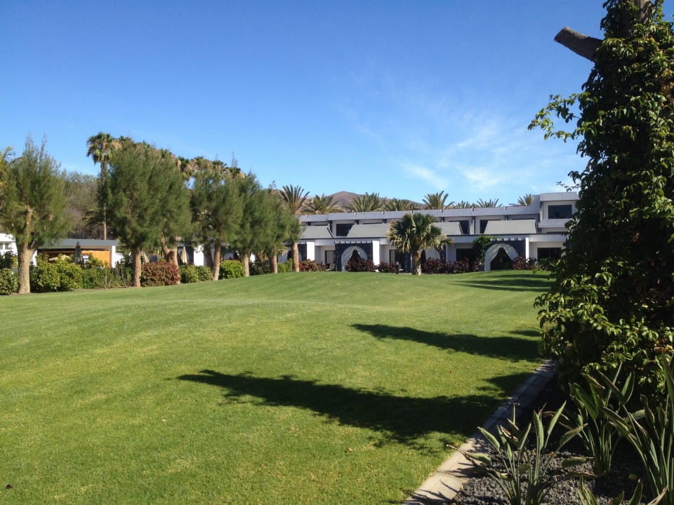 Gartenanlage im Suites R2 Romantic Fantasia Suites - Adults only