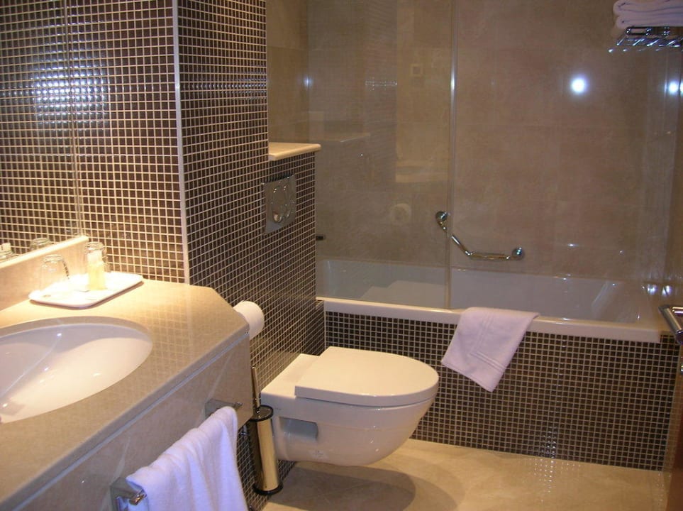 Bad Blue Waves Resort