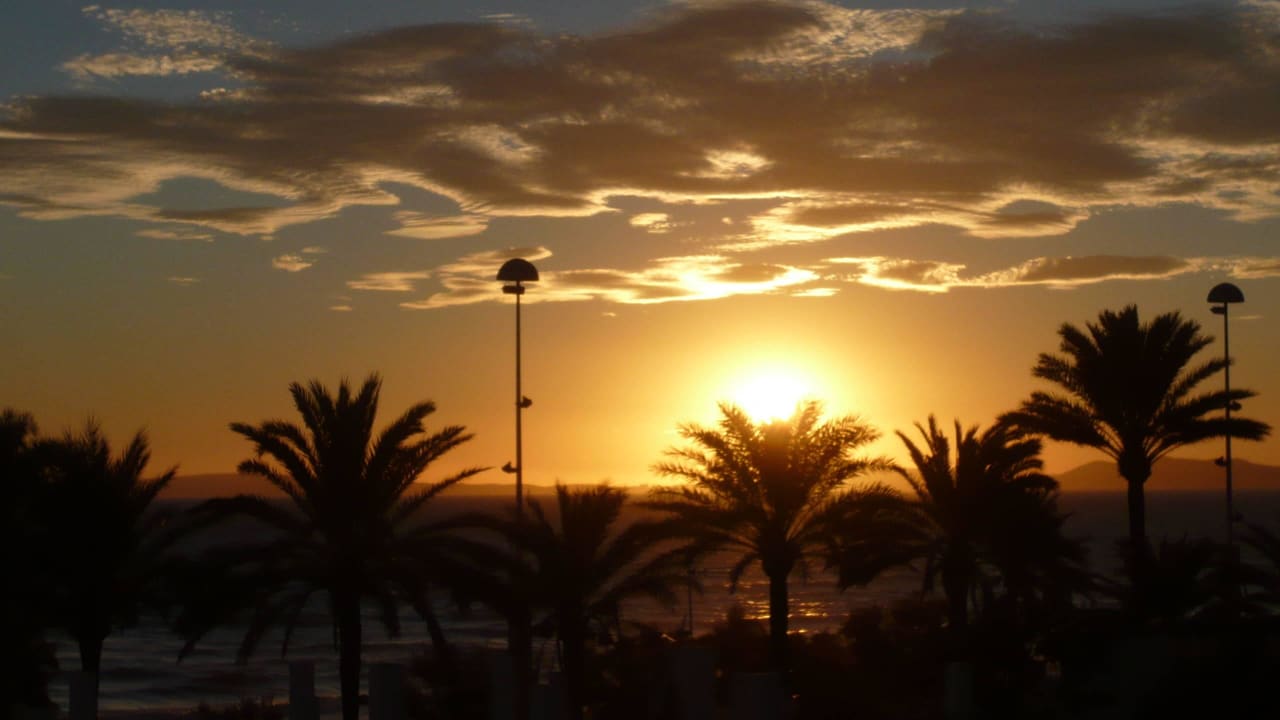 Abenddämmerung von Zimmerbalkon aus Iberostar Waves Bahia de Palma