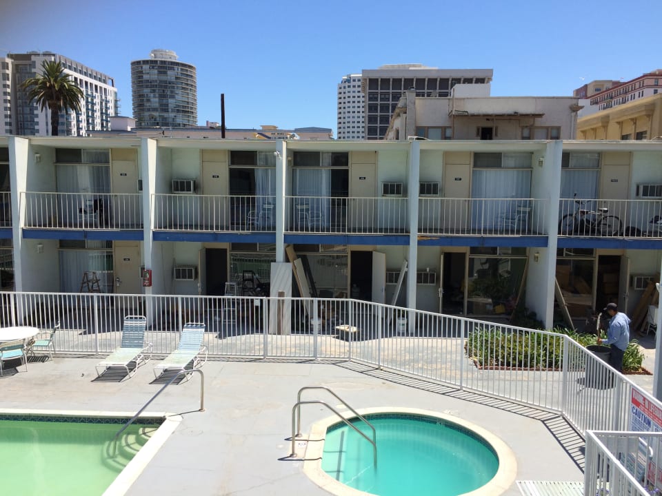 Pool Inn Of Long Beach