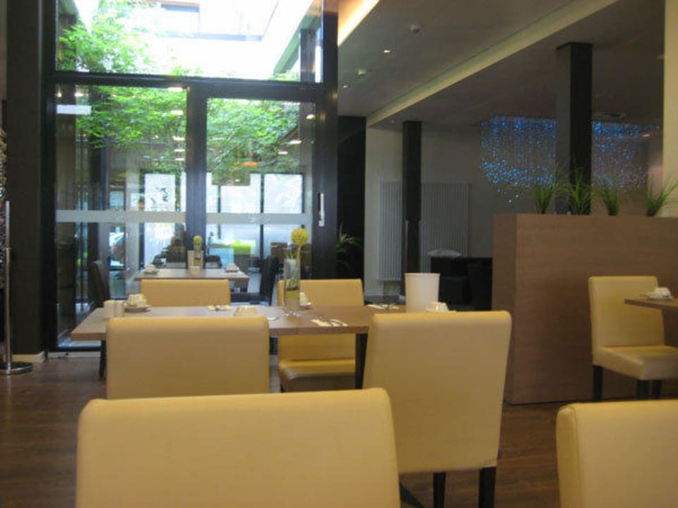 Restaurant Holiday Inn - the niu, Fusion Hamburg St. Georg