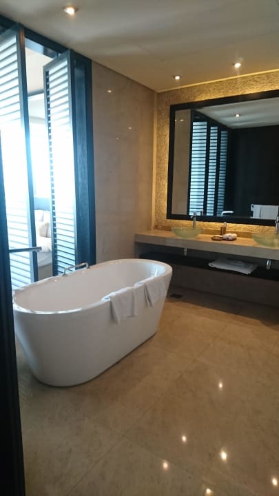 Bad Rixos The Palm Hotel & Suites