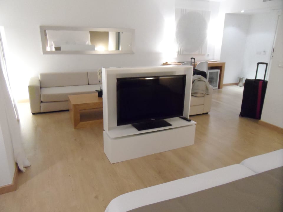 Drehbarer LED smart TV Playa Esperanza Resort