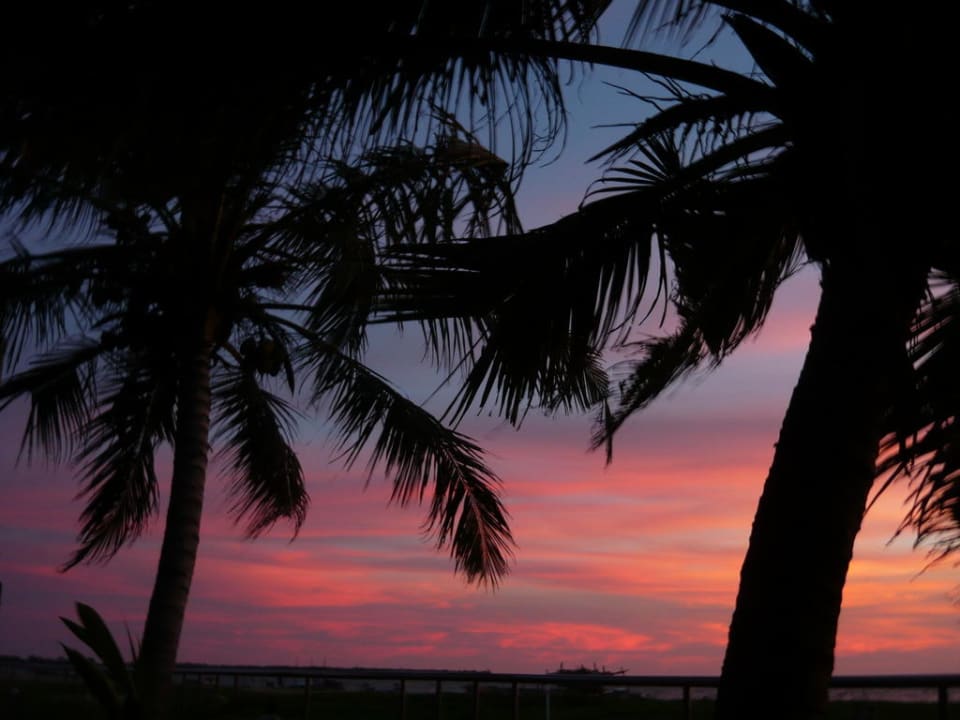 Sonnenuntergang Hotel Camelot Beach
