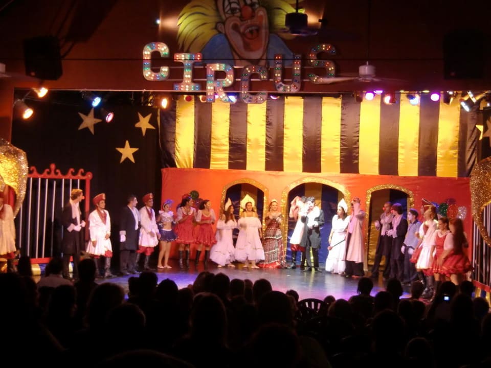 Das Animations-Team bei der Abendshow Viva Azteca by Wyndham - All Inclusive Resort