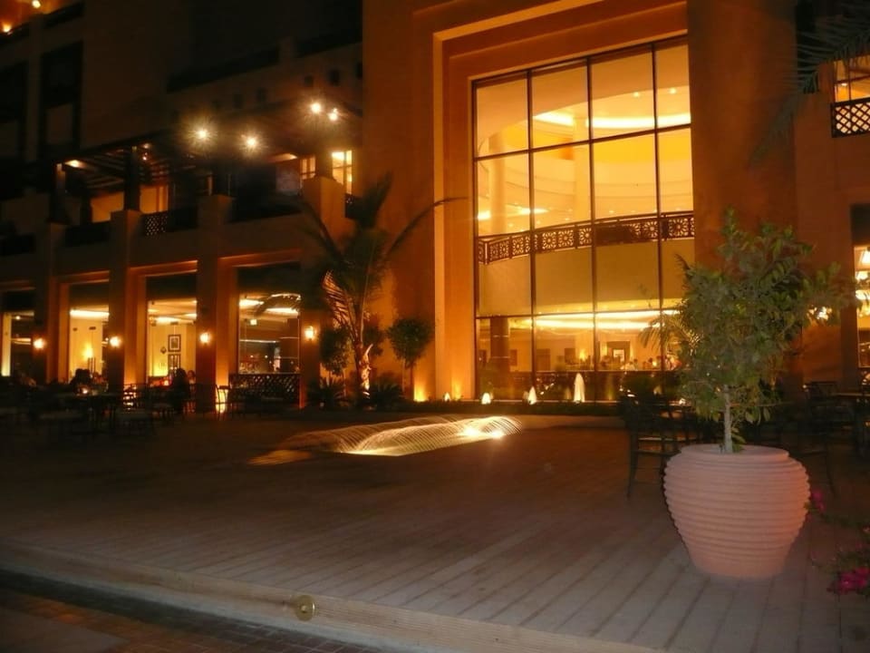 Eingang zum Büffet Rixos Al Mairid Ras Al Khaimah