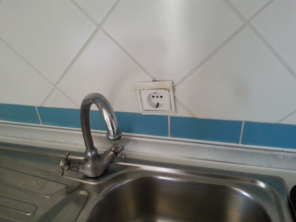 Einzigste Steckdose in der Küche Luna Miramar Club