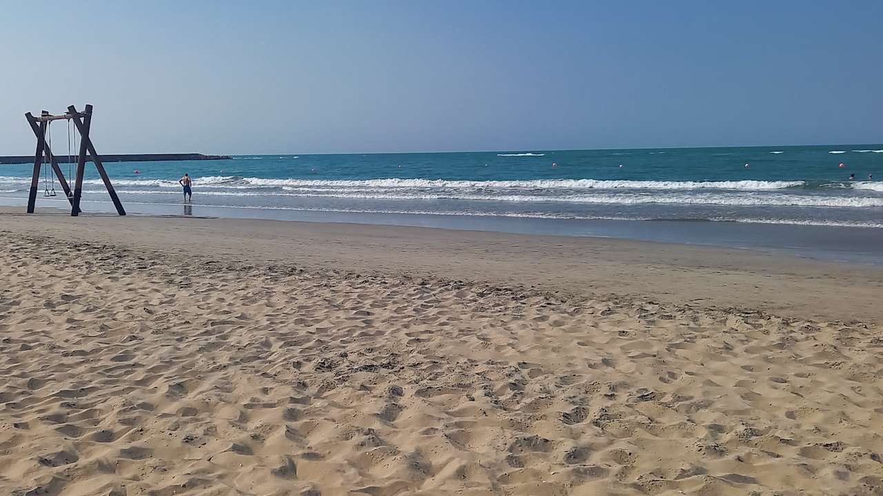 Strand The Cove Rotana Resort