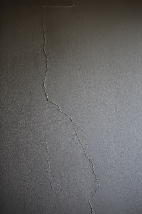 Cracked walls in the room Sol Cosmopolitan Rhodes
