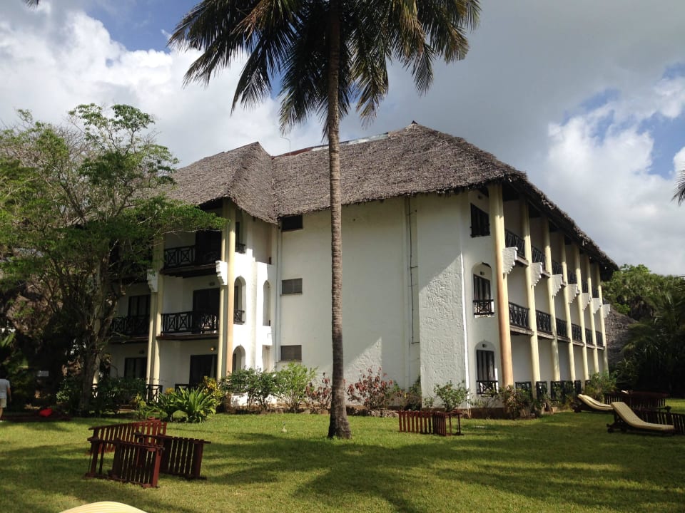 Hotelgebäude mit Meersicht Hotel Papillon Lagoon Reef