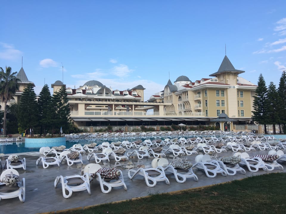 Pool Side Star Resort