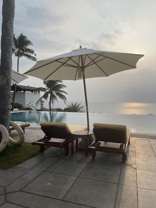 Pool Hotel The Leela Kovalam Beach