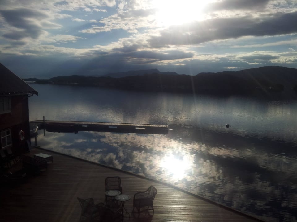 Blick vom Balkon auf den Fjord Apartments Sjogarden Fritid og Bad