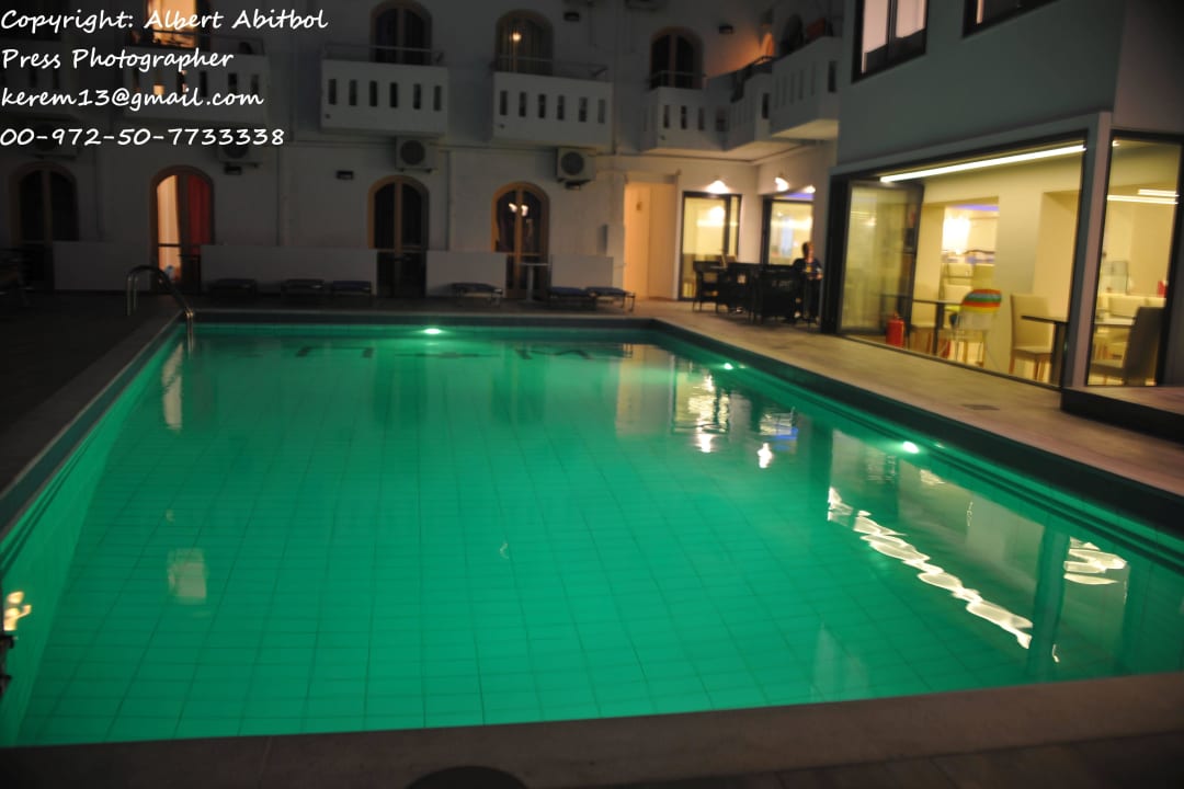 Swimming pool at night Pela Maria