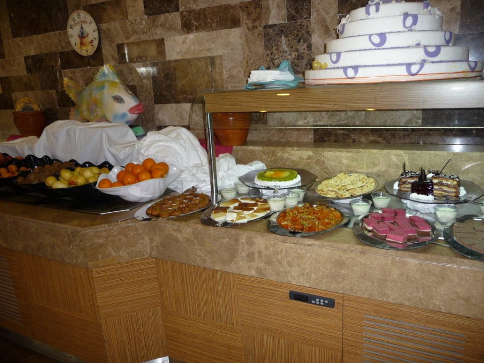 Buffet Saturn Palace Resort Hotel