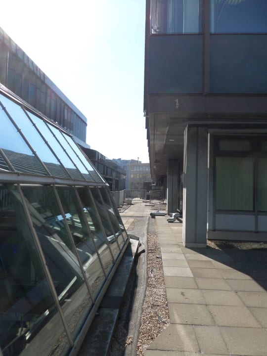 Blick vom Saunagarten Hotel Palace Berlin