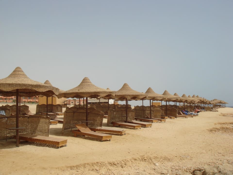 Sonnenliegen Three Corners Happy Life Beach Resort