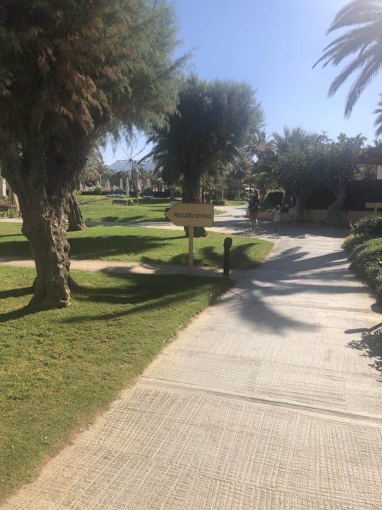 Gartenanlage Anissa Beach & Village