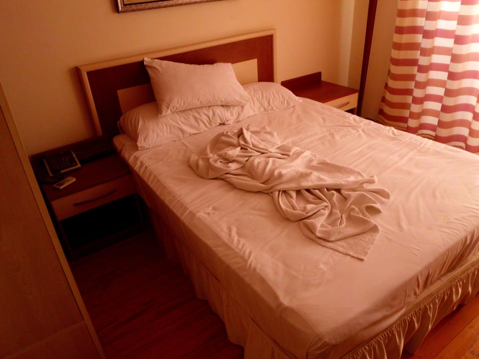 Mini-Bett Saphir Hotel & Villas