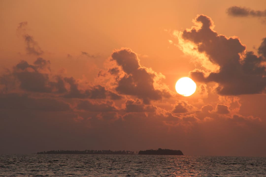Sonnenuntergang ROBINSON MALDIVES
