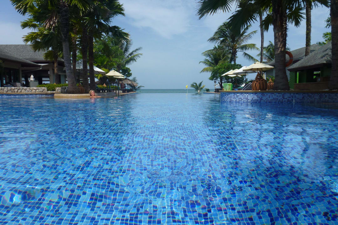 Invinity Pool La Flora Khao Lak