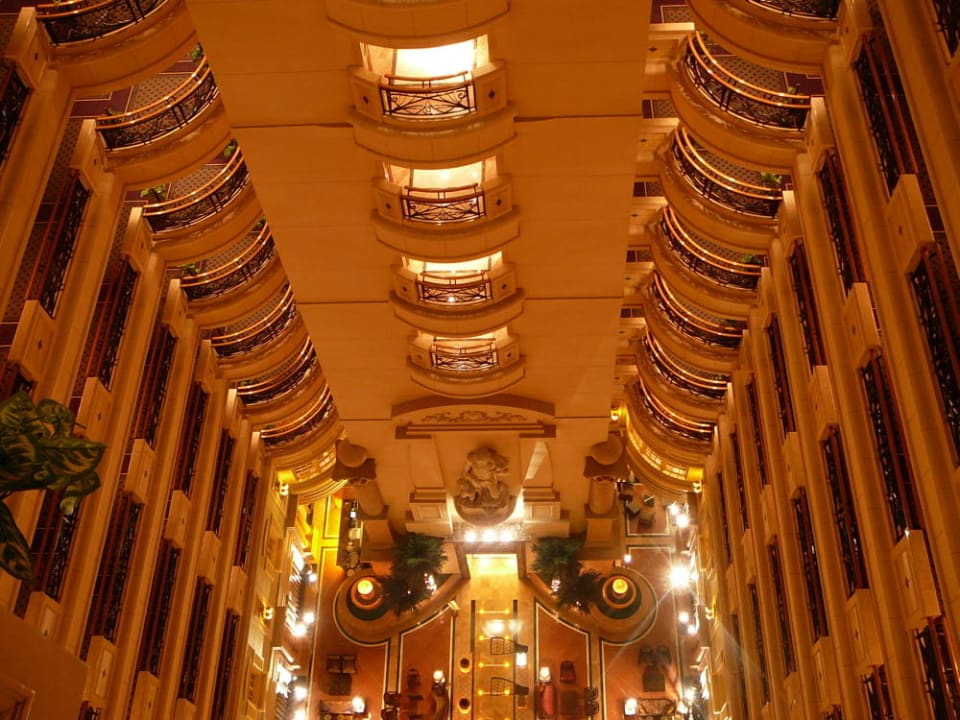 Foyer des Ramada Plaza Hotel Majesty Plaza Shanghai