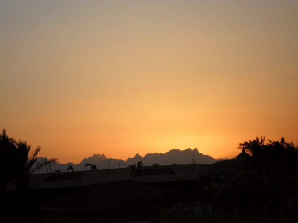 Вид с другой части балкона Pickalbatros Alf Leila Wa Leila Resort - Neverland Hurghada