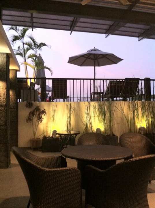 Sitzgelegenheit auf dem Dach Hotel Navalai River Resort