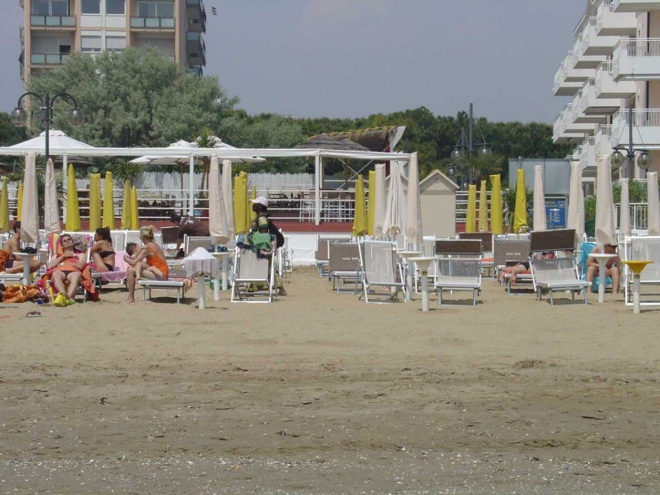 Hoteleigener Strand Eden Hotel