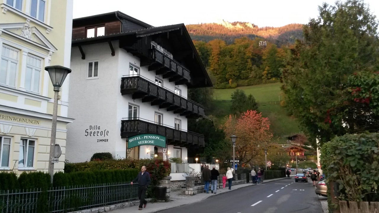 Von der Strasse zum Hotel Hotel Garni Seerose