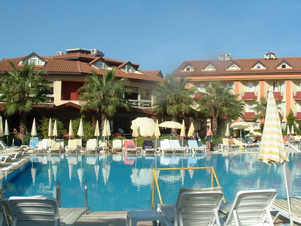 Der Pool Hotel Orfeus Park