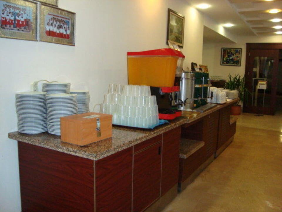 Frühstücksbuffet um 7 Uhr am Morgen Trendy Side Beach Hotel - Adults only