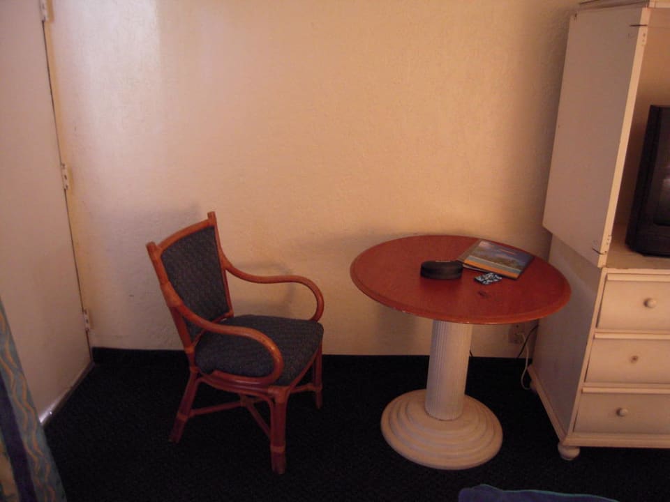 Altes abgewohntes Interieur Hotel Lauderdale by the Sea