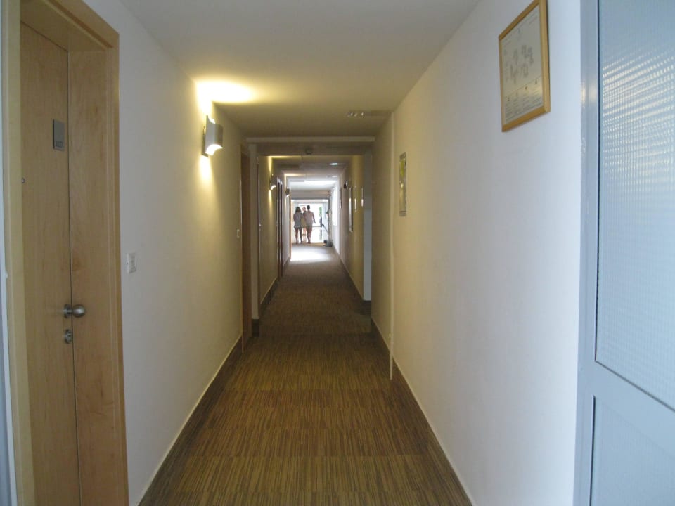 Lange, dunkle Gänge überall Sunny Dubrovnik by Valamar