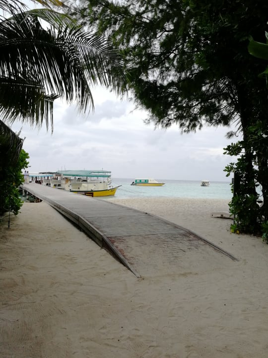 Strand Embudu Village