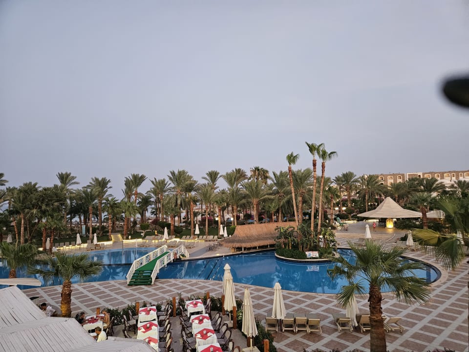 Lobby Brayka Bay Resort