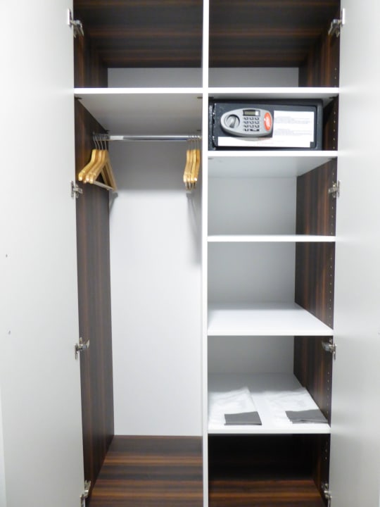 Schrank - 403 B&B HOTEL Mannheim-City