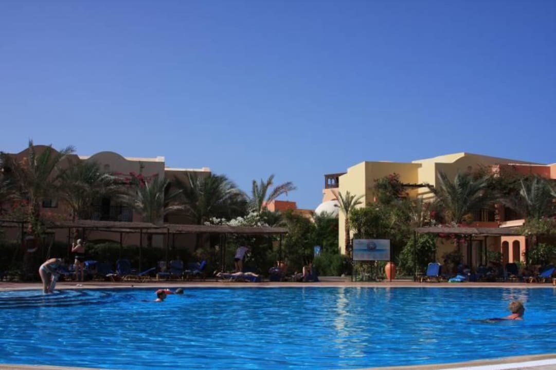 Pool bar Jaz Makadi Saraya Resort