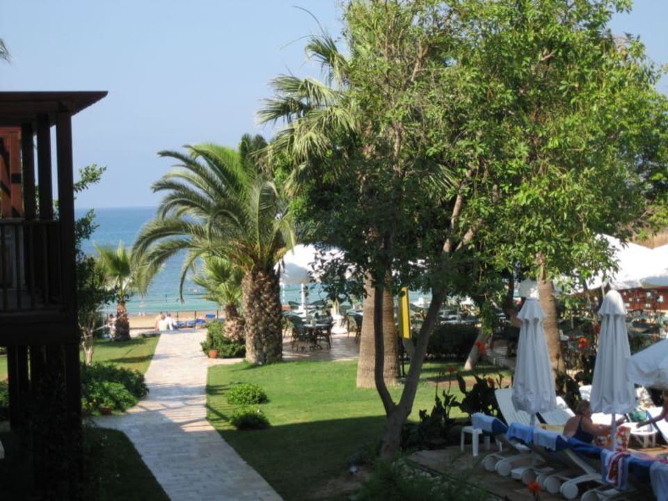 Aussicht vom Balkon (Nebengebäude) Hotel Grand Side