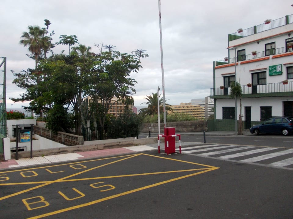 Platz vor den Apartamentos Casablanca Apartamentos Casablanca